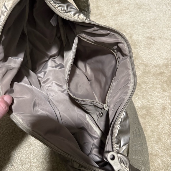 OFFLINE by aerie metallic puff love crescent bag - Picture 4 of 9